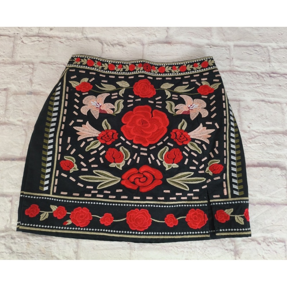 Herencia Collection Rosalinda Black Floral Embroidered Mini Skirt Roses SZ S